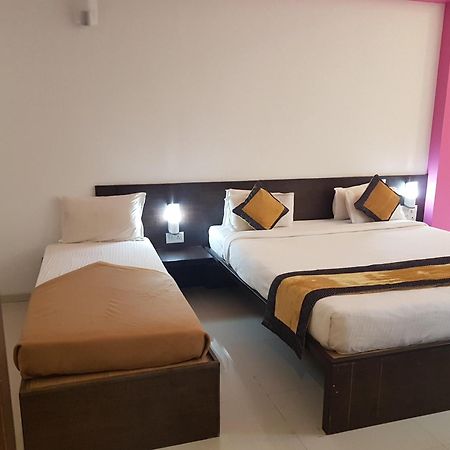 Hotel Golden View Sirdi Kültér fotó