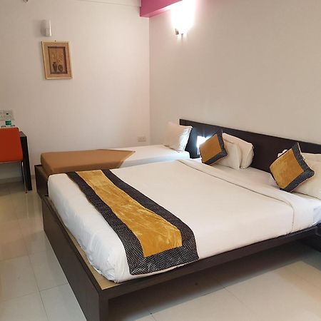 Hotel Golden View Sirdi Kültér fotó