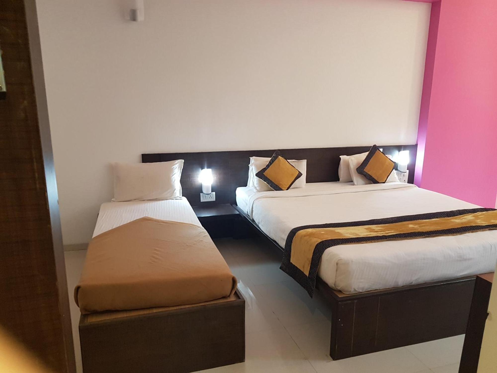 Hotel Golden View Sirdi Kültér fotó