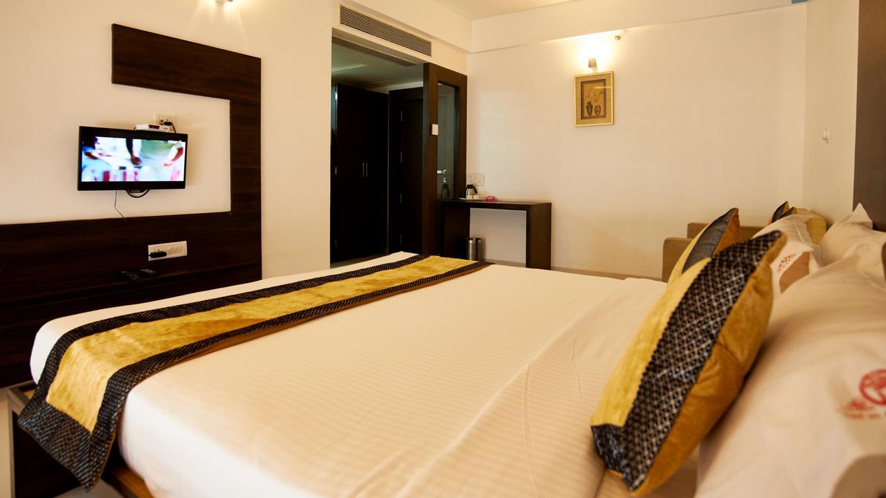 Hotel Golden View Sirdi Kültér fotó