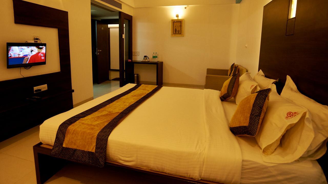 Hotel Golden View Sirdi Kültér fotó