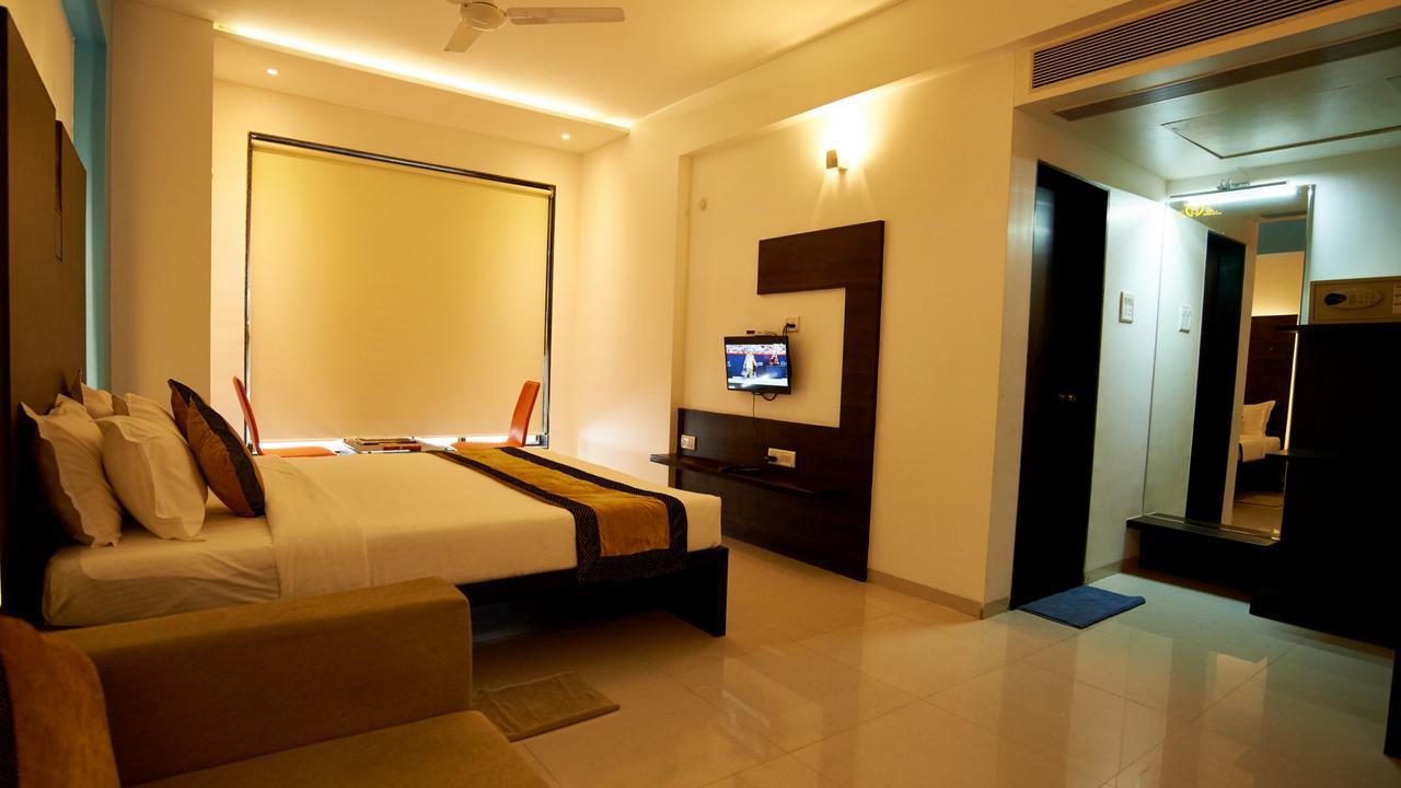 Hotel Golden View Sirdi Kültér fotó