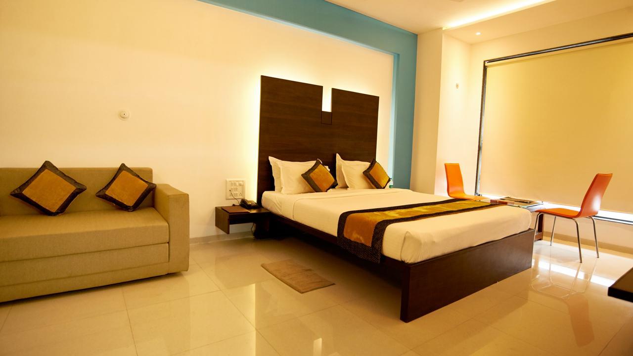 Hotel Golden View Sirdi Kültér fotó