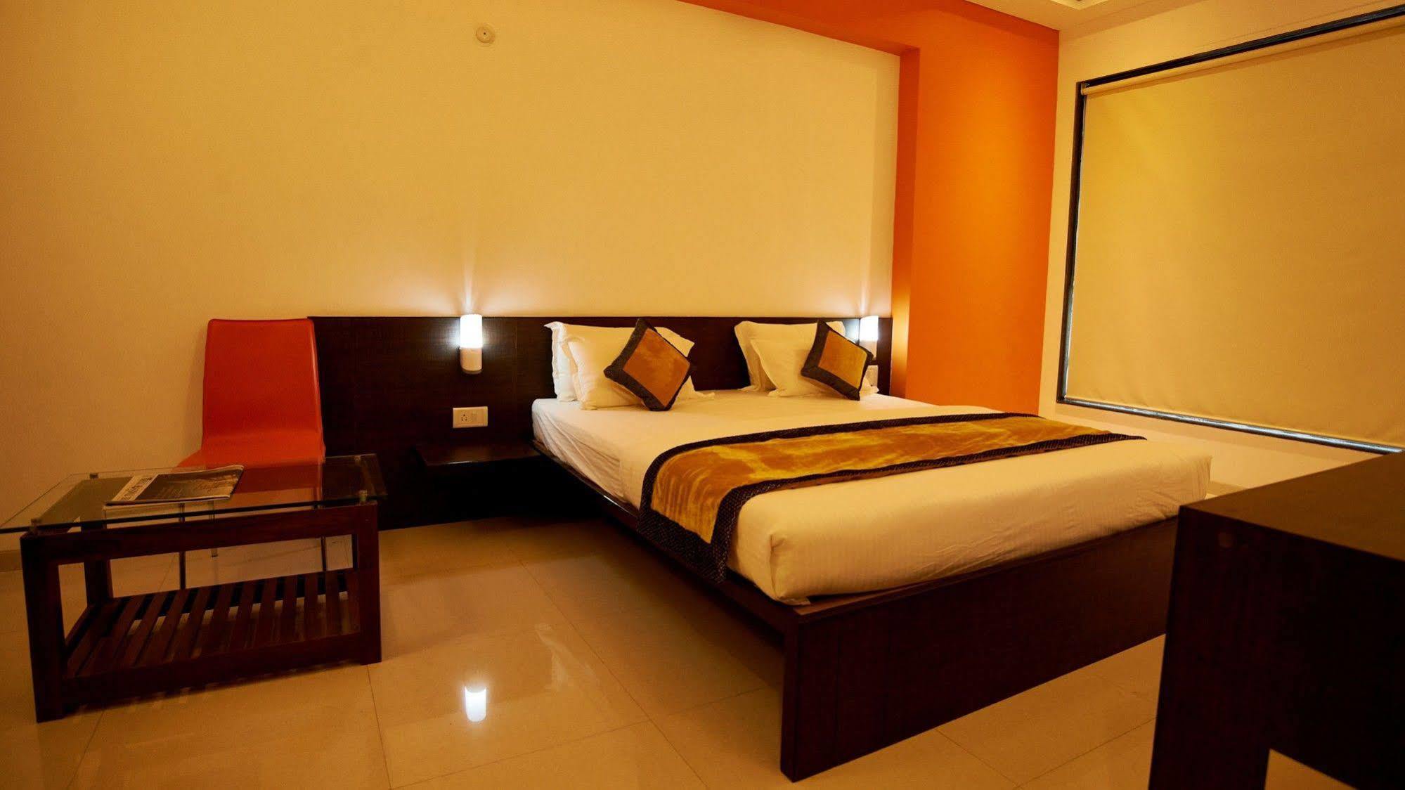 Hotel Golden View Sirdi Kültér fotó