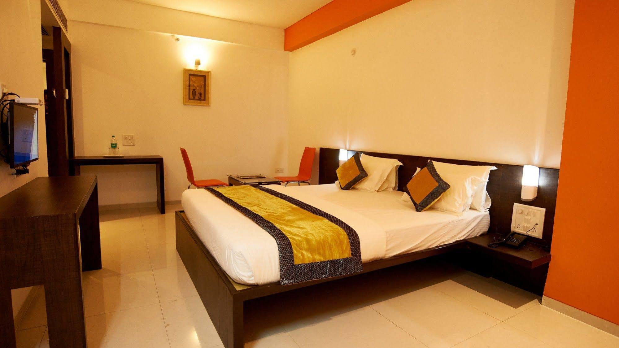 Hotel Golden View Sirdi Kültér fotó