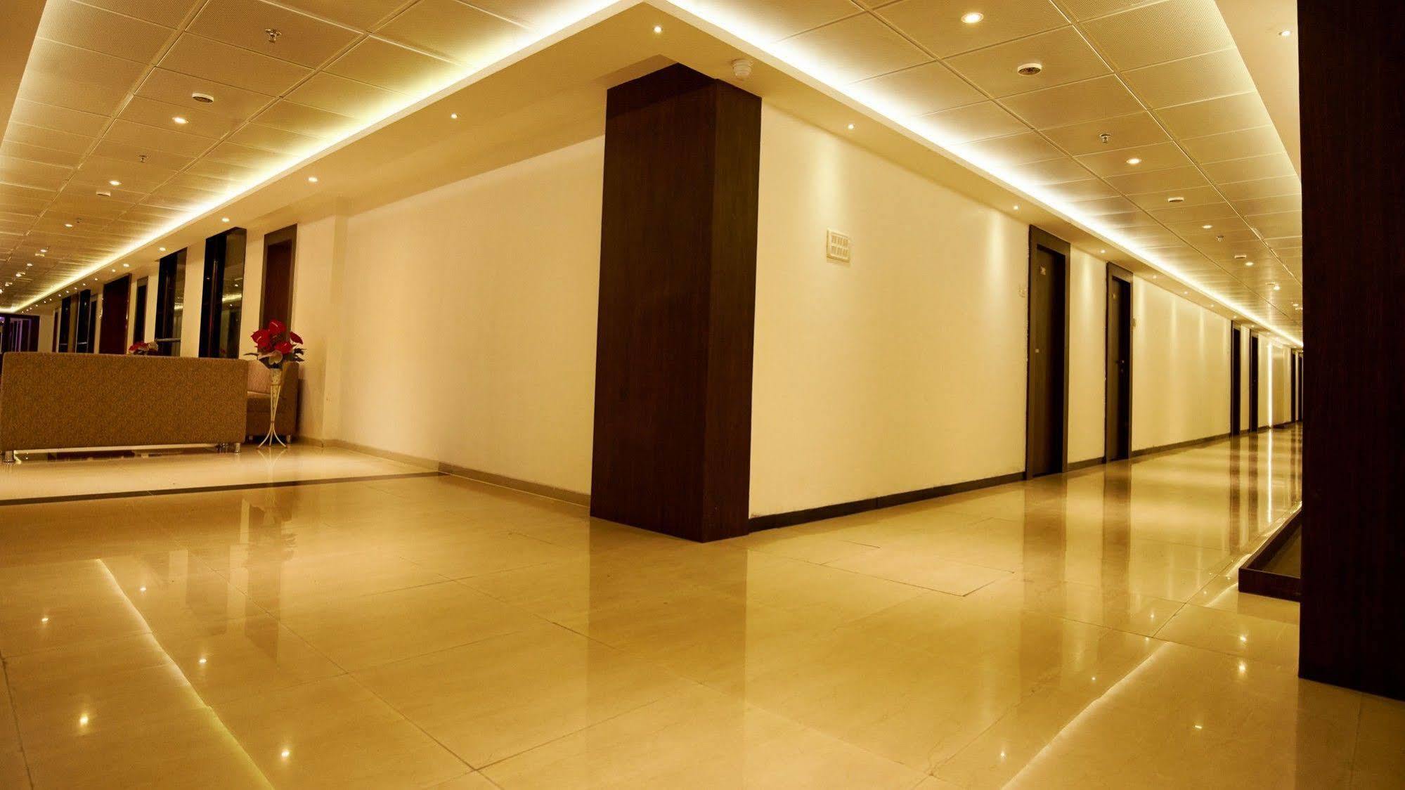 Hotel Golden View Sirdi Kültér fotó